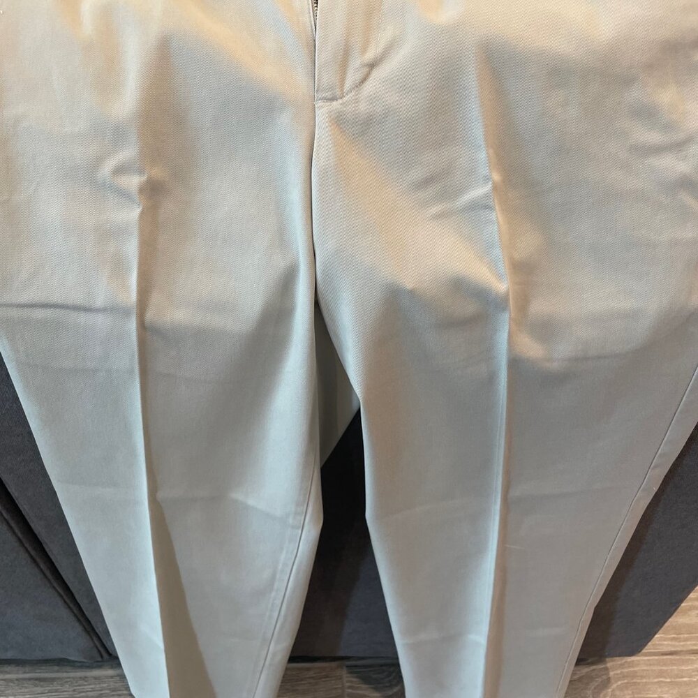 Dockers Kaki Dress Pants (32x30)